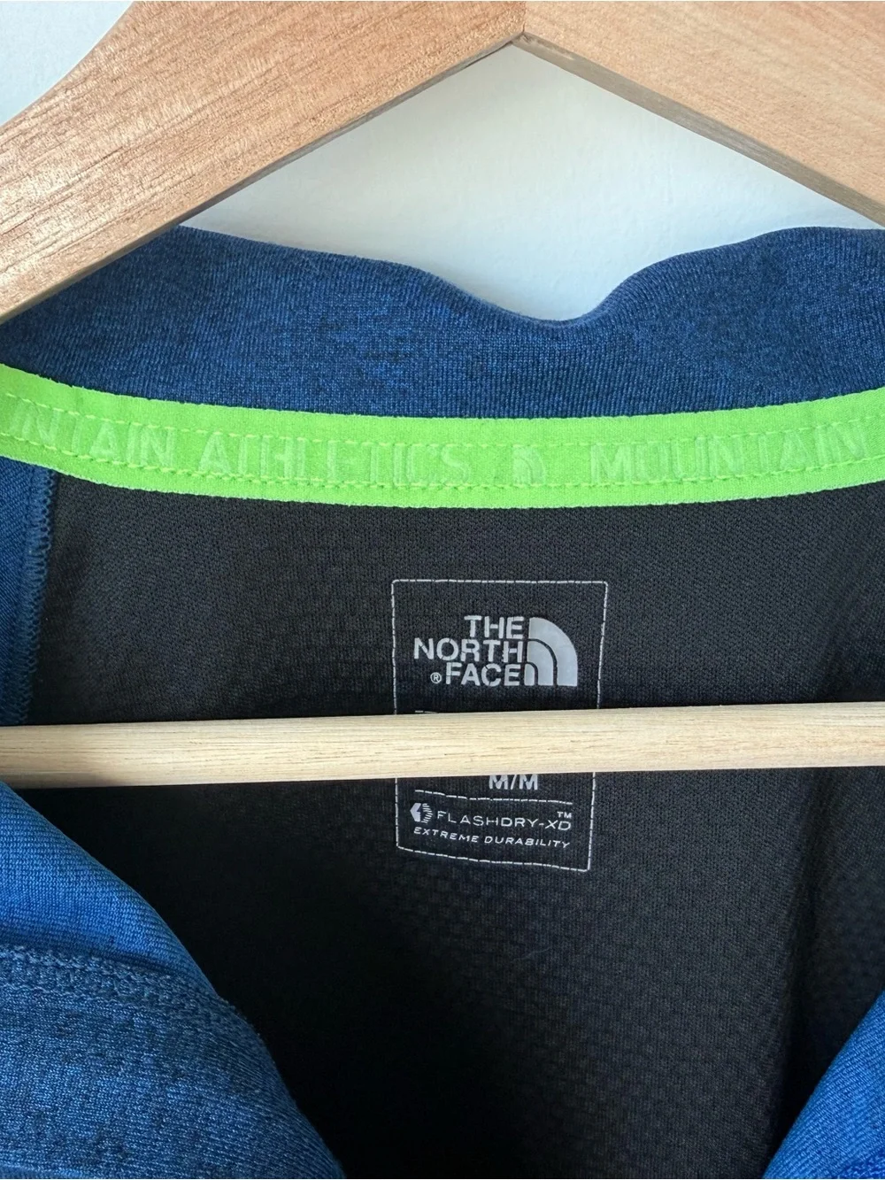 The North Face Men's Blue Half-Zip Fleece Pullover | M